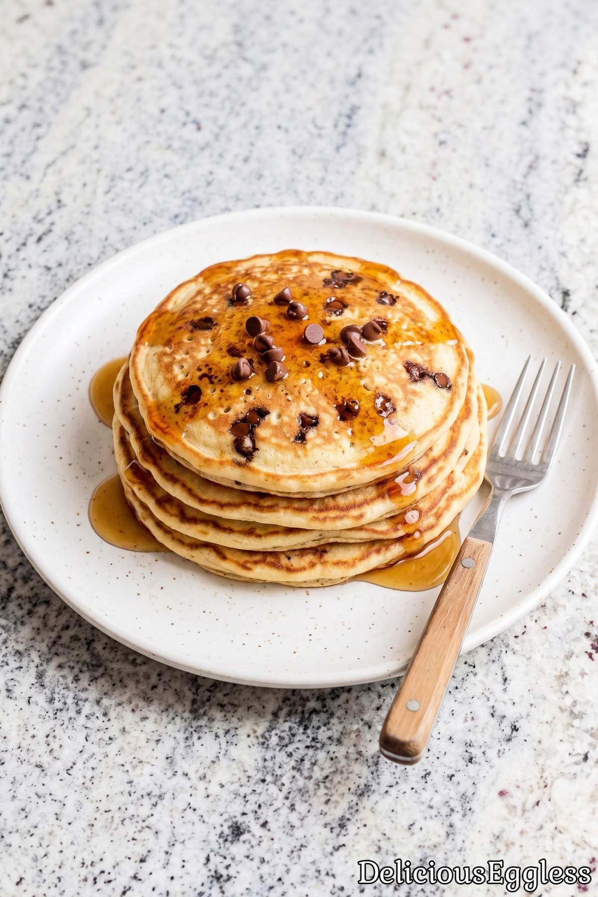 Warm chocolate chip pancakes without eggs