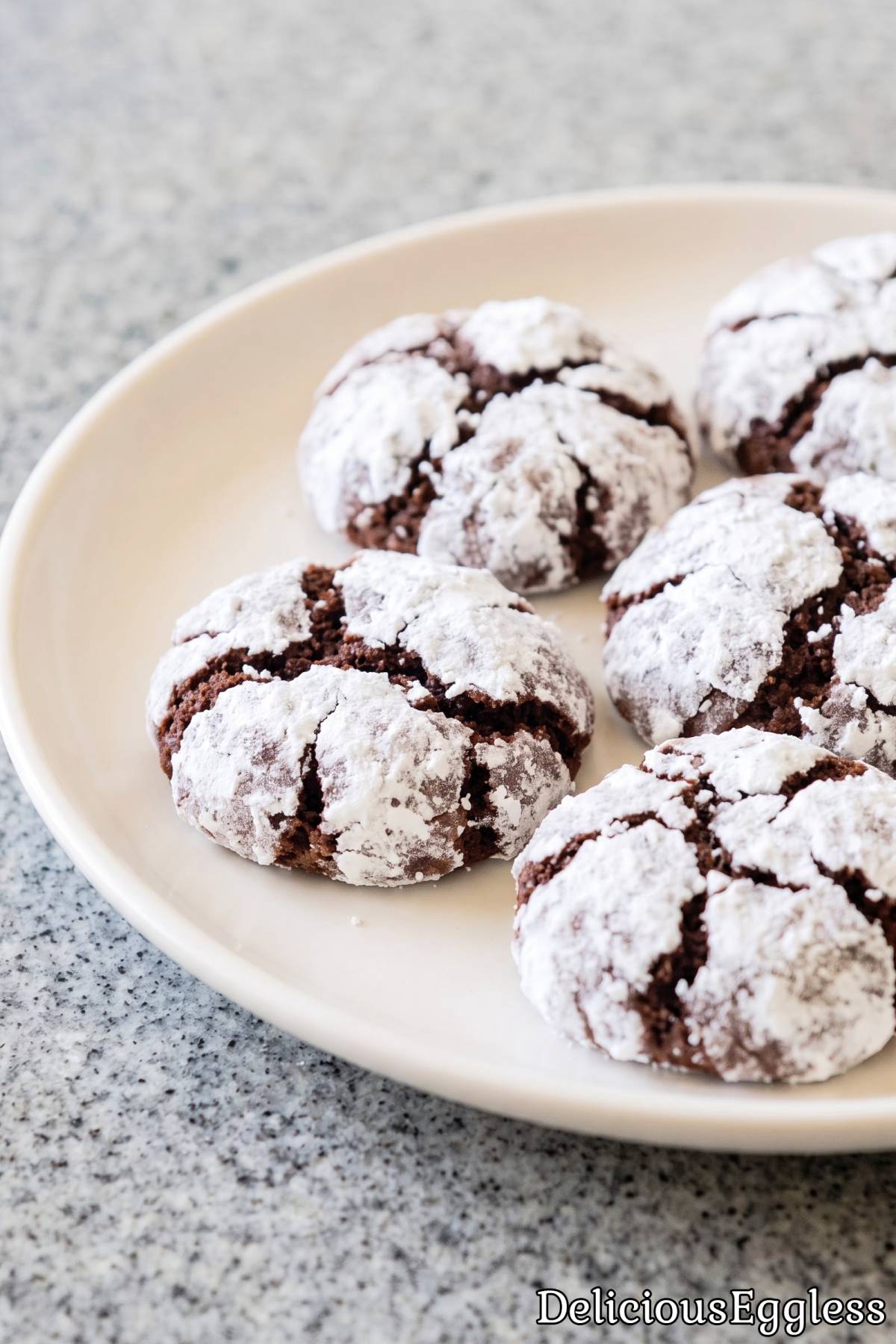 Sweet chocolate crinkle cookies without eggs
