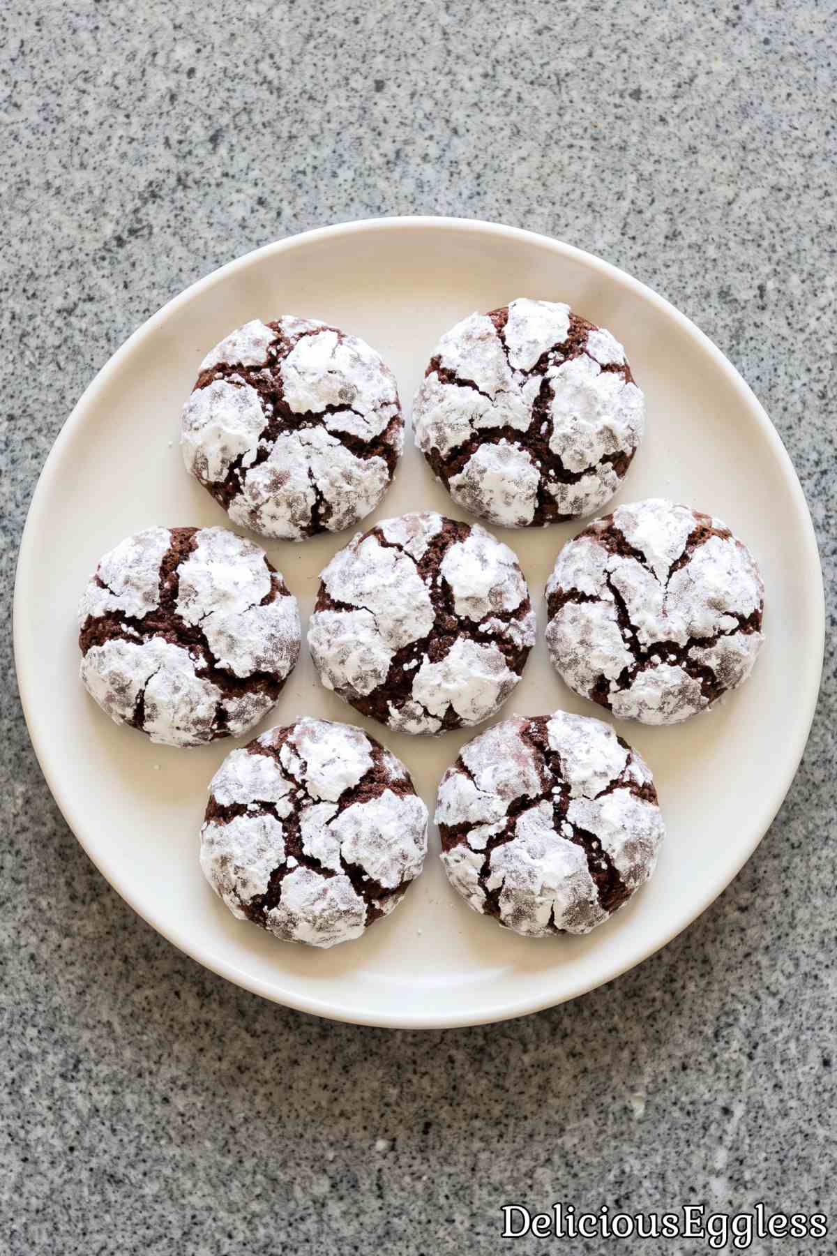 Soft eggless chocolate crinkle cookies