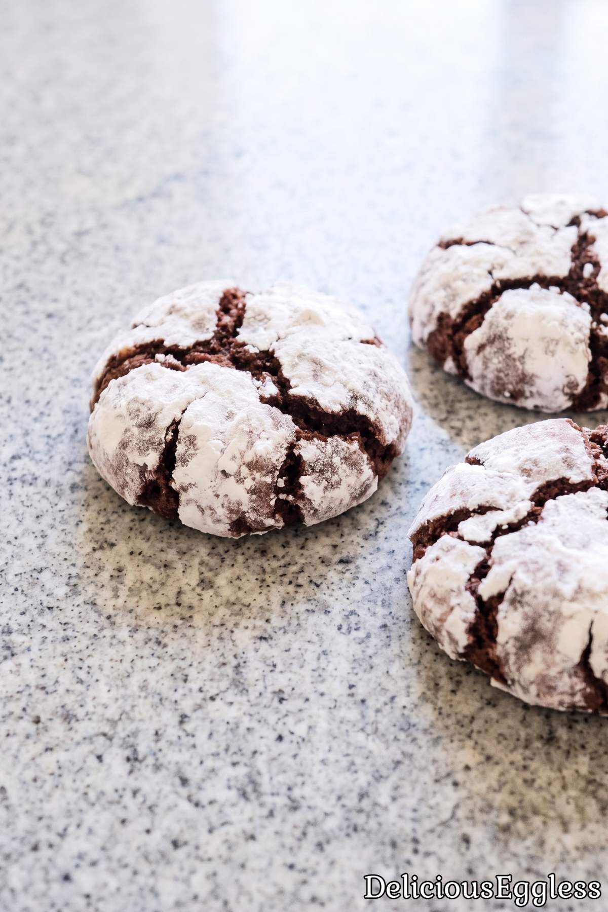 Fudgy eggless chocolate crinkle cookies