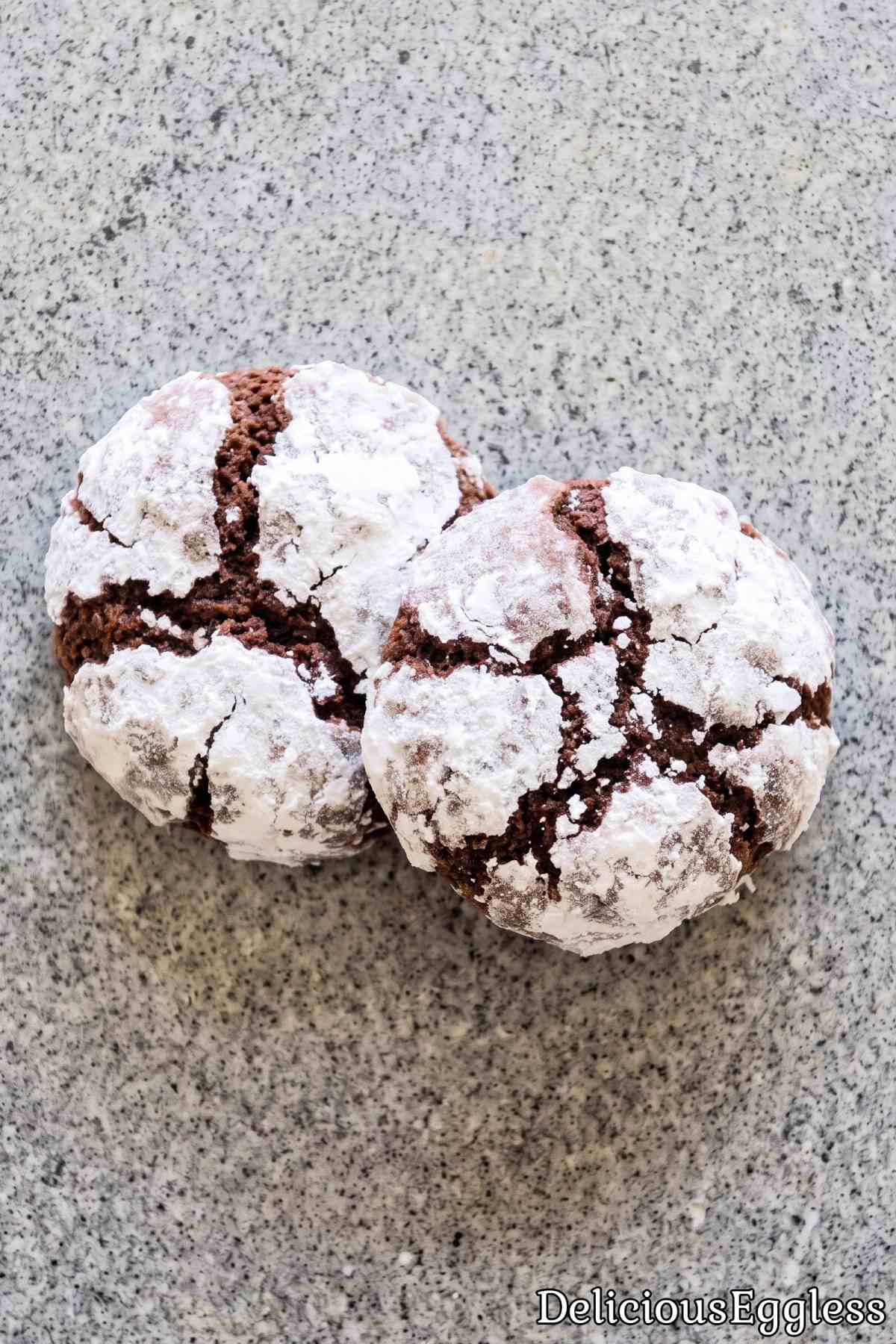 Easy eggless chocolate crinkle cookies