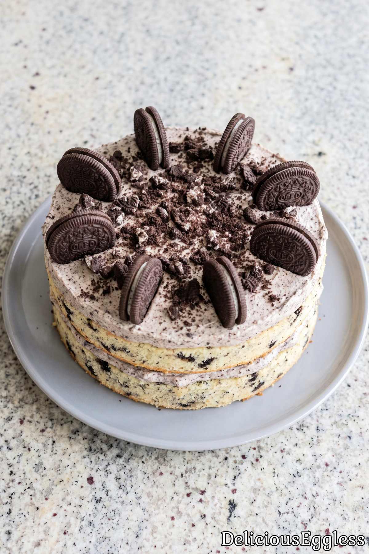 Eggless cookies and cream cake slice
