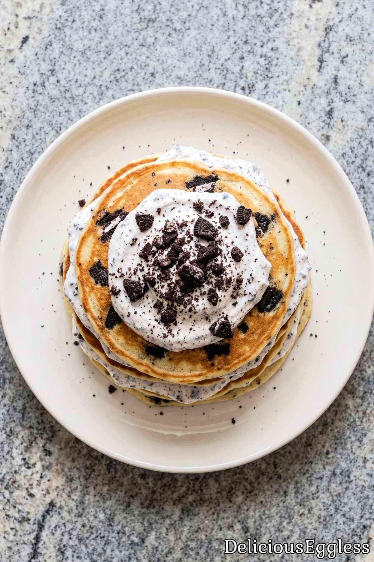 Fluffy eggless cookies and cream pancakes