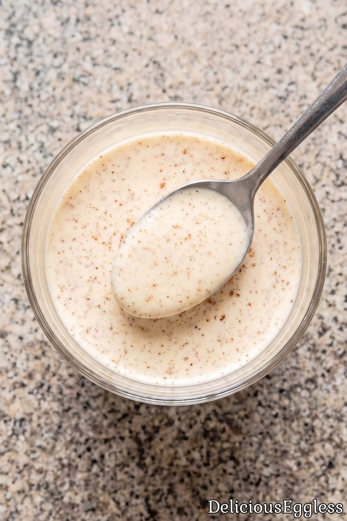 Chilled creamy eggnog without eggs