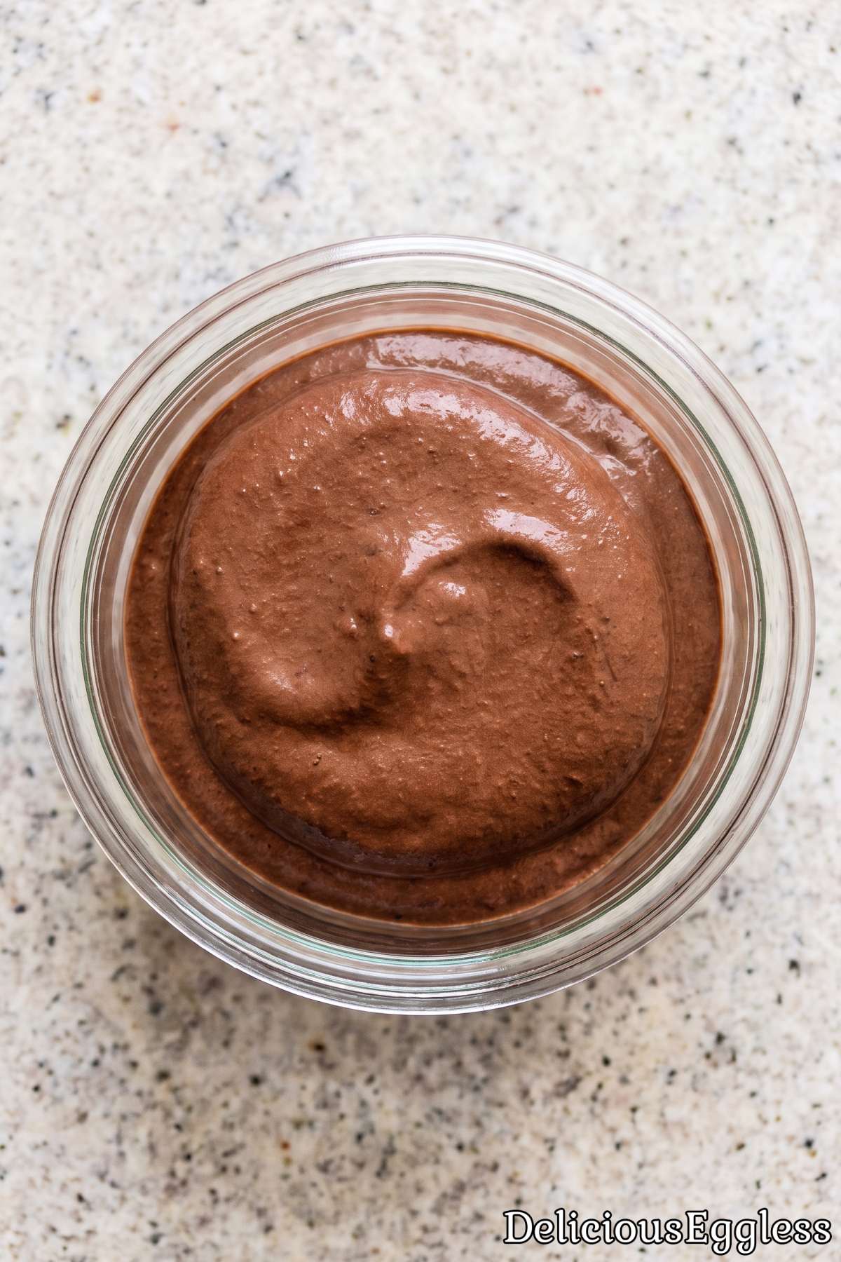 Easy homemade eggless chocolate mousse