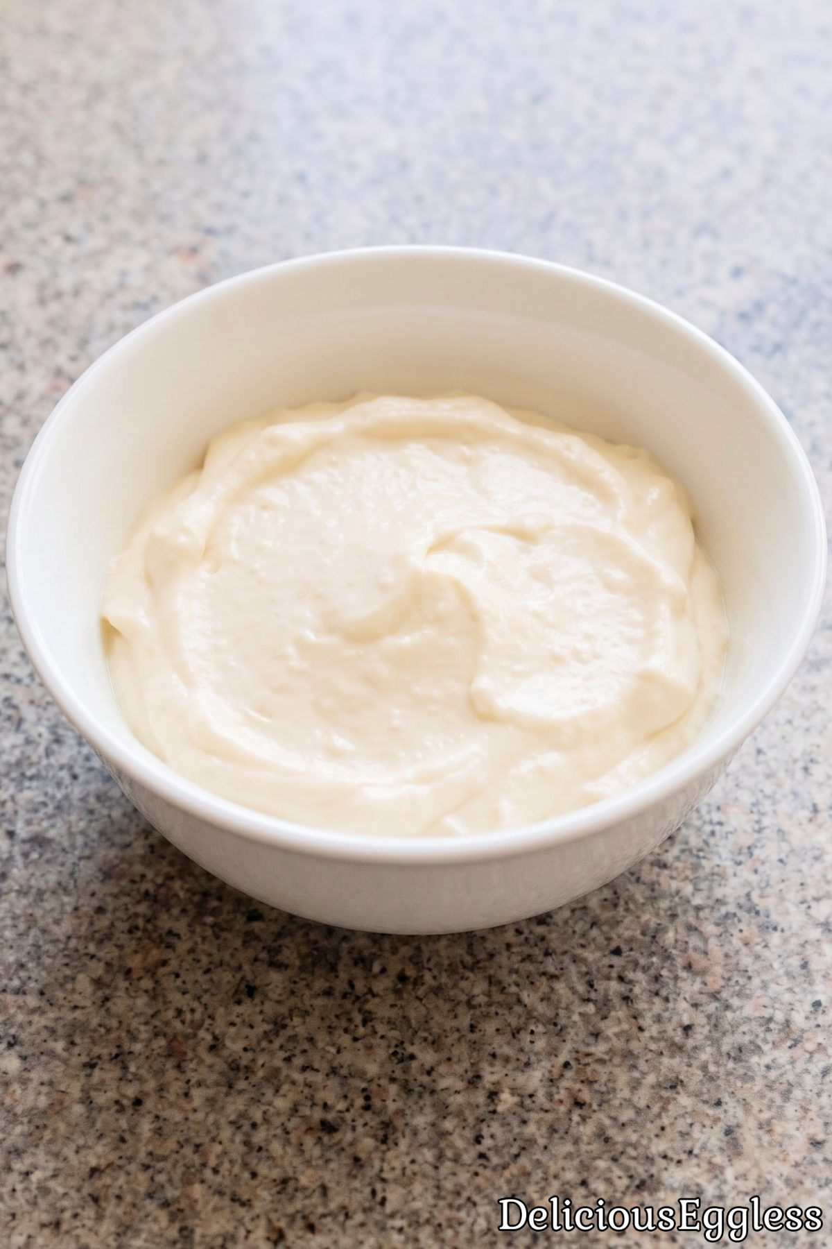 Fresh and creamy egg-free mayo