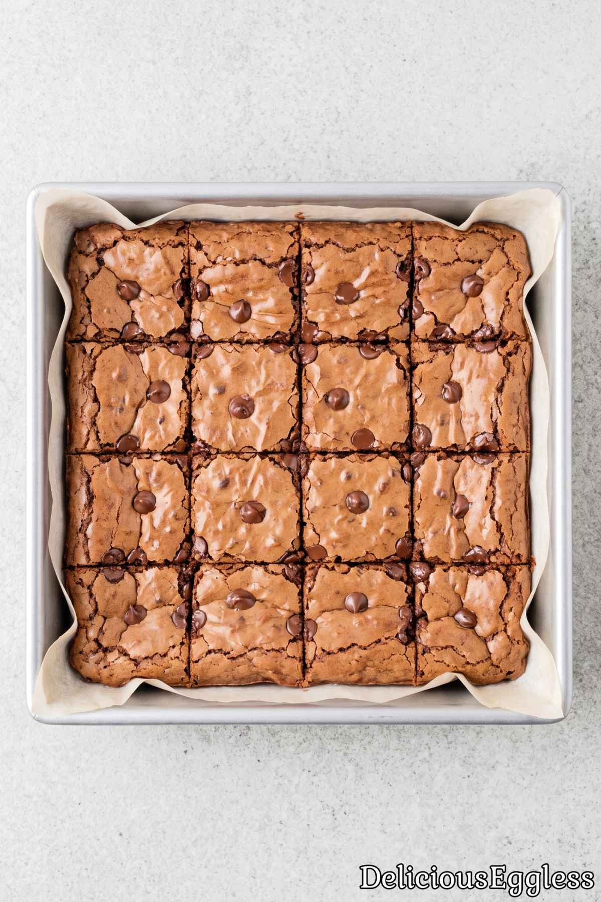 Rich and fudgy eggless mochi brownies