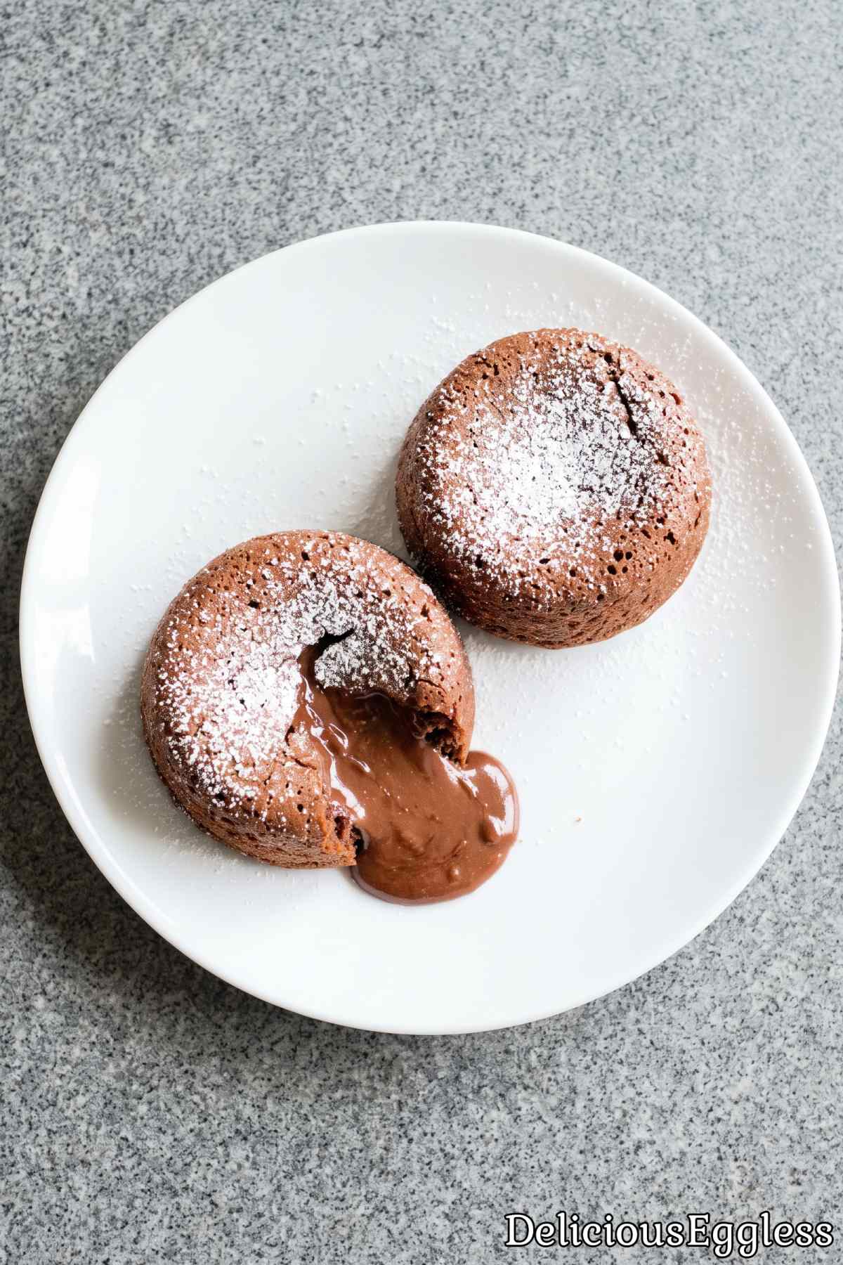 Gooey eggless chocolate molten cake