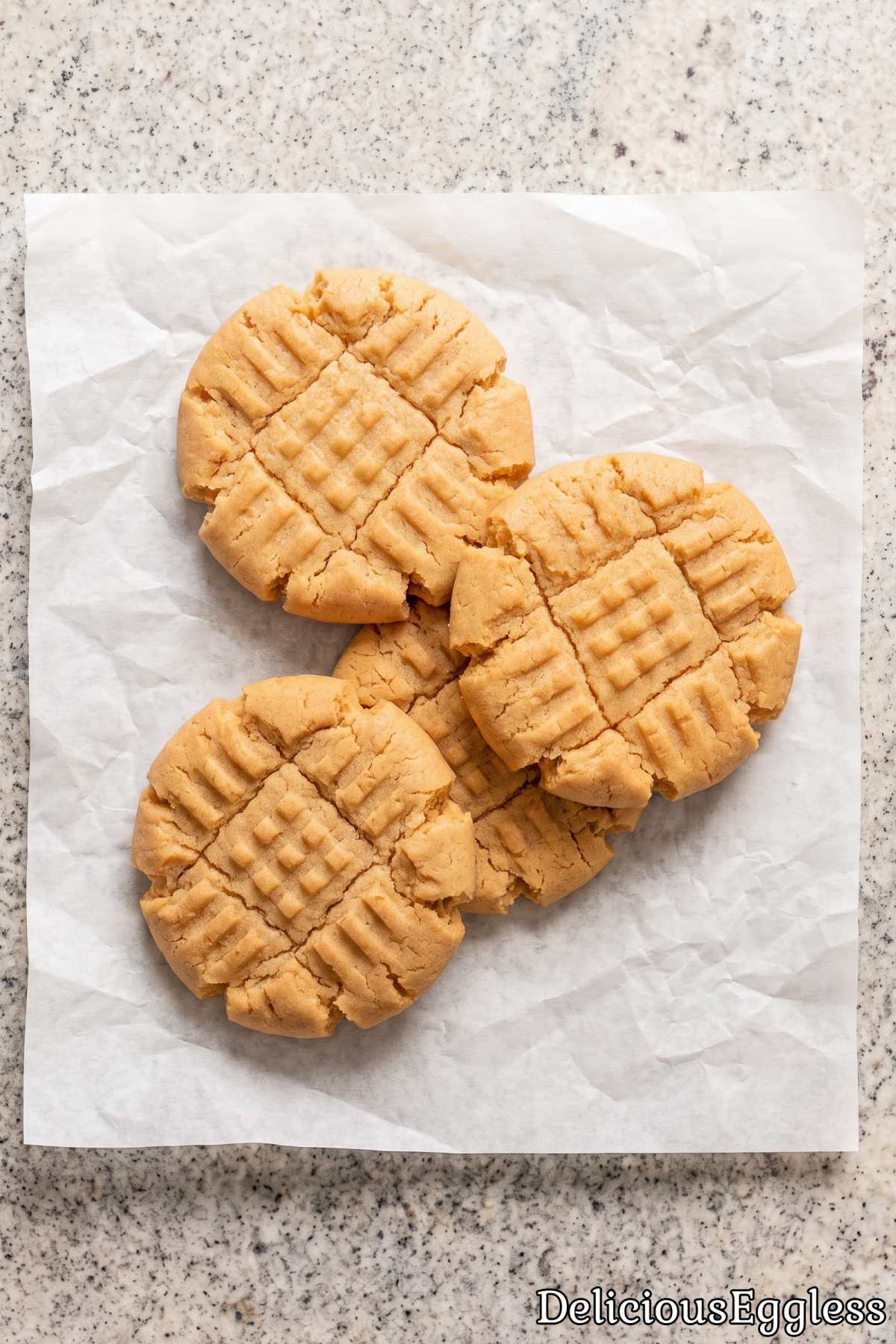 Warm egg-free peanut butter cookies